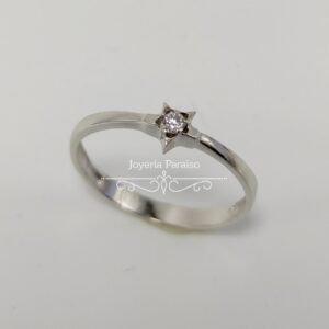 Anillo Compromiso Oro Blanco y Diamante con forma de Estrella